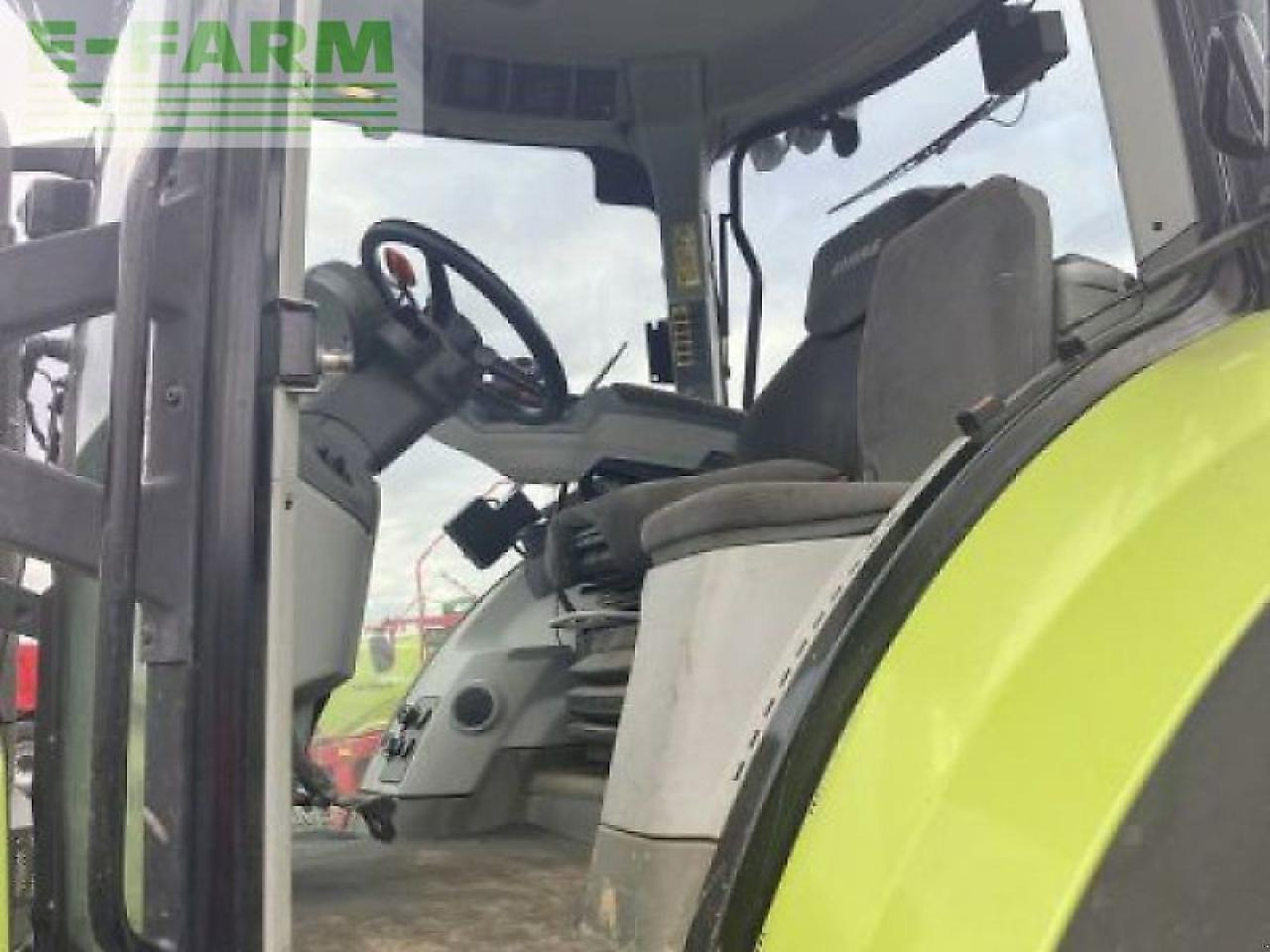 CLAAS axion 830 cmatic CMATIC - Tractor: foto 5 CLAAS axion 830 cmatic CMATIC - Tractor: foto 5