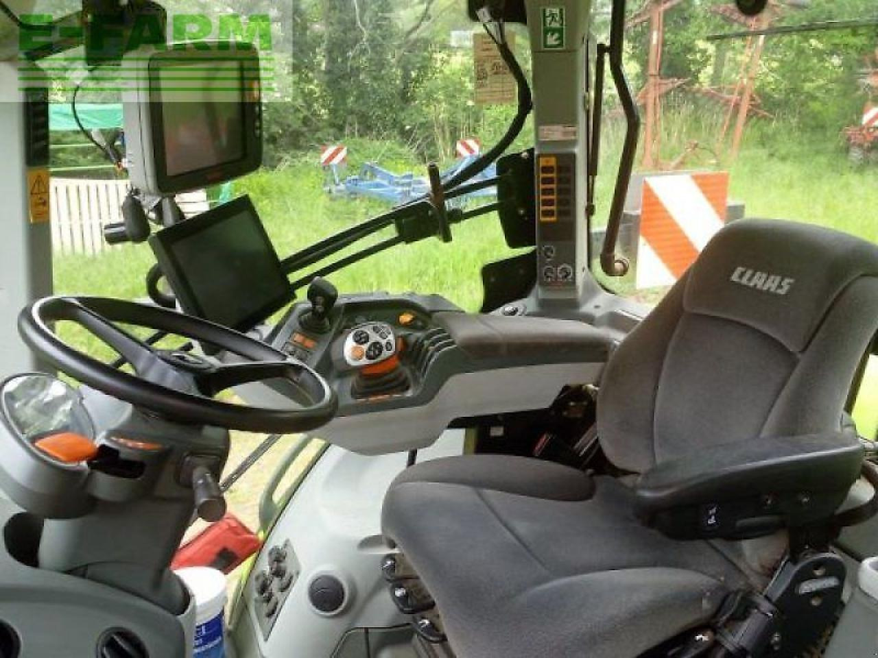 CLAAS axion 830 cmatic cebis CMATIC CEBIS - Tractor: foto 3 CLAAS axion 830 cmatic cebis CMATIC CEBIS - Tractor: foto 3