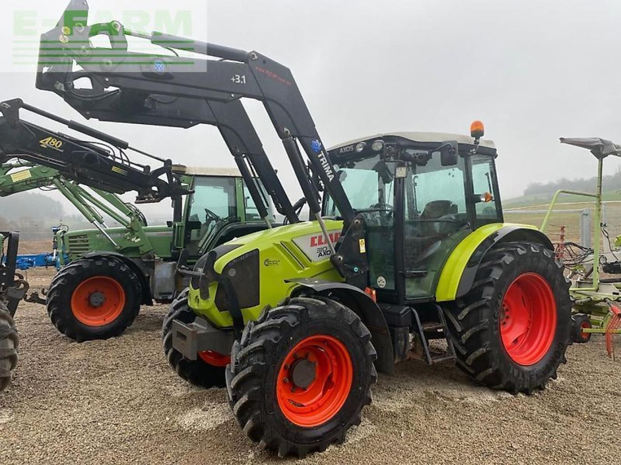 CLAAS axos 310c C - Tractor: foto 2 CLAAS axos 310c C - Tractor: foto 2