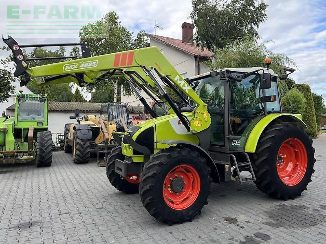 Tractor CLAAS celtis 446 plus rx + mailleux mx40-85: foto 9