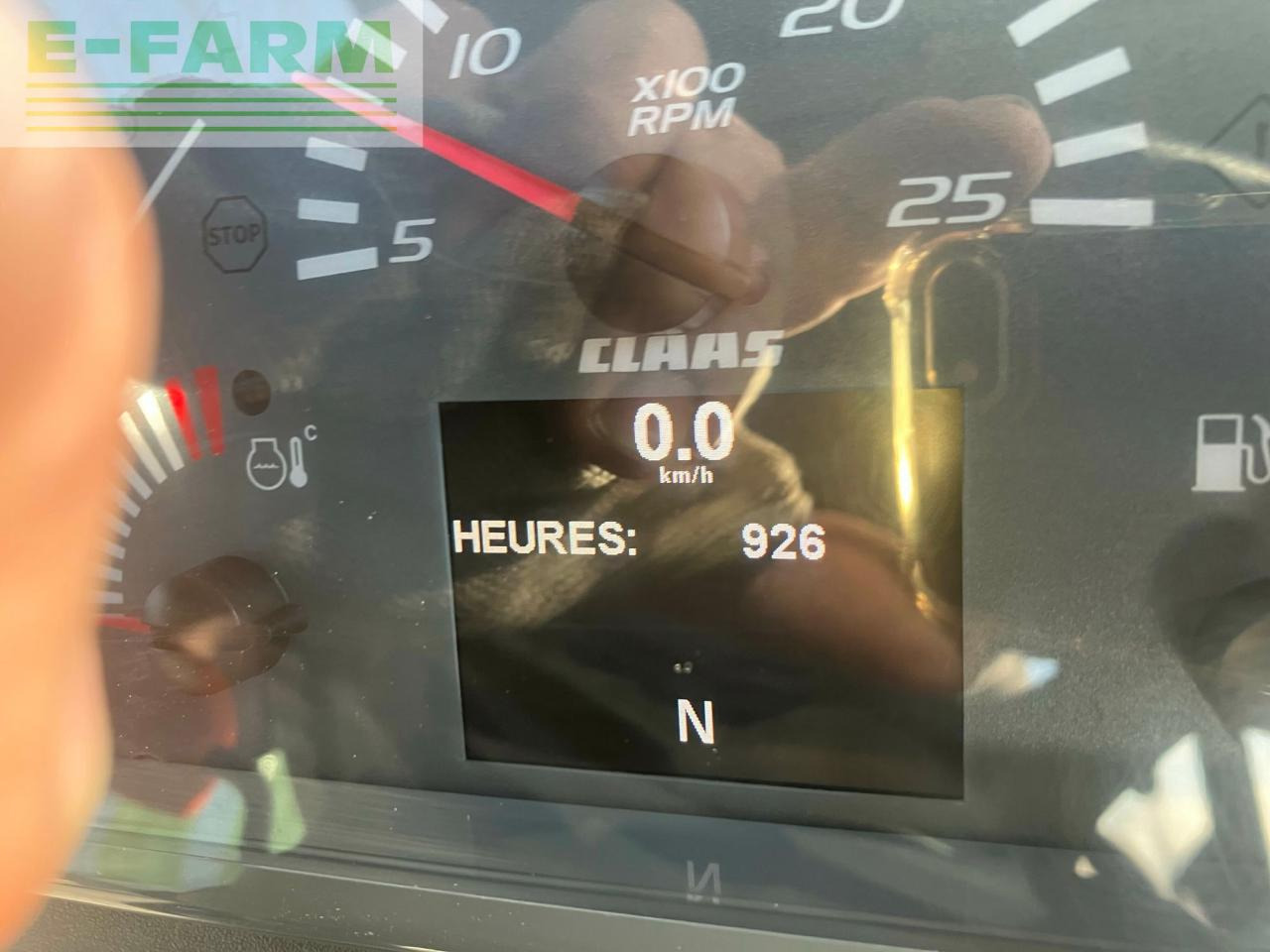 CLAAS nexos 220 ve cabine 4rm - Tractor: foto 4 CLAAS nexos 220 ve cabine 4rm - Tractor: foto 4