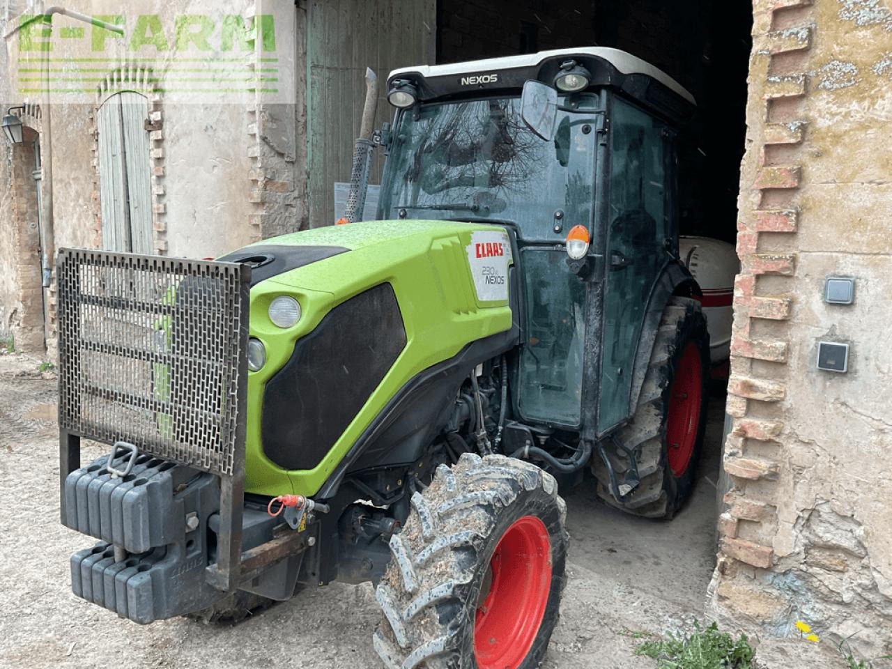 CLAAS nexos 230 vl VL - Tractor: foto 2 CLAAS nexos 230 vl VL - Tractor: foto 2