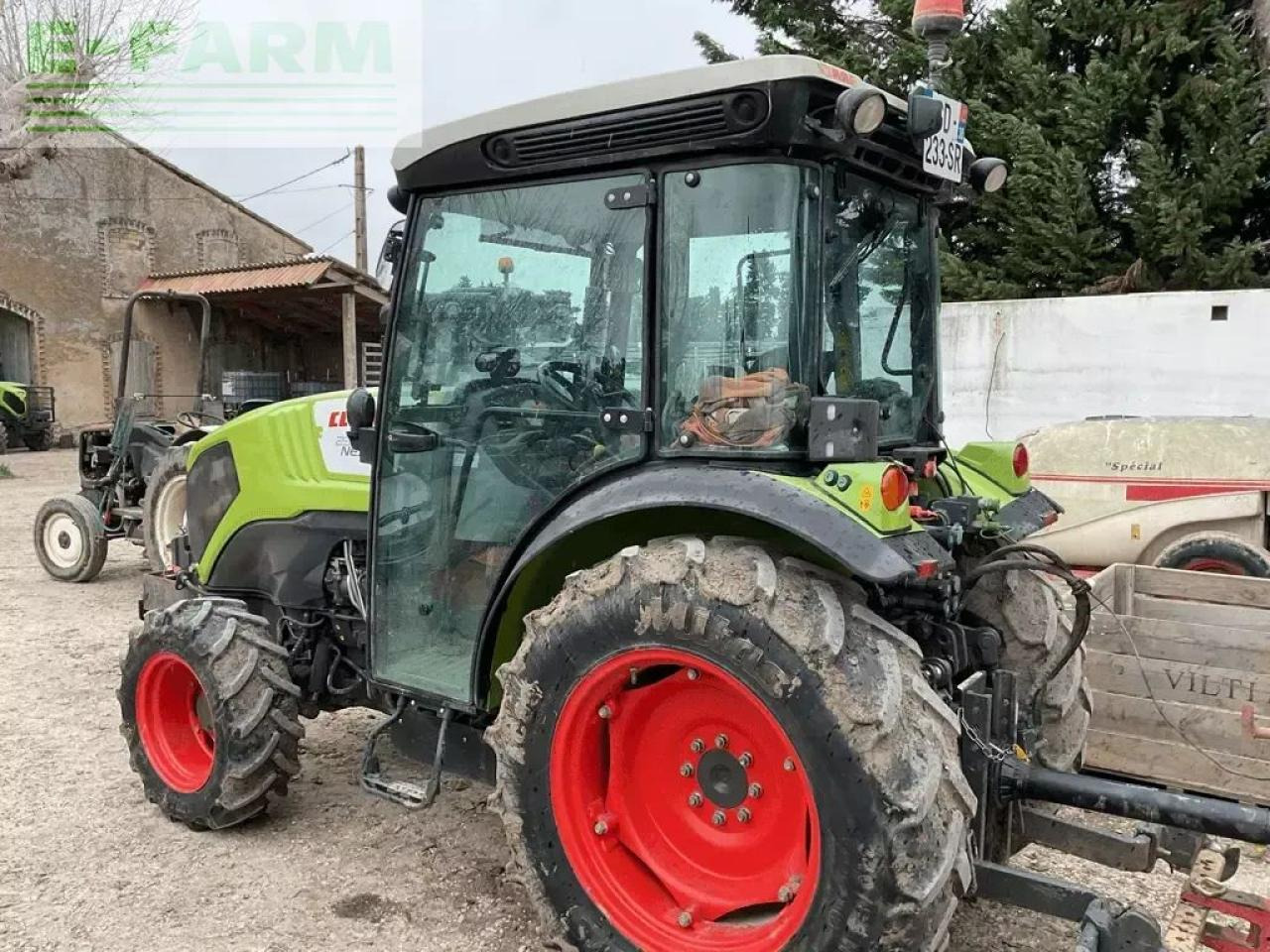 CLAAS nexos 230 vl ls 30+ VL - Tractor: foto 2 CLAAS nexos 230 vl ls 30+ VL - Tractor: foto 2