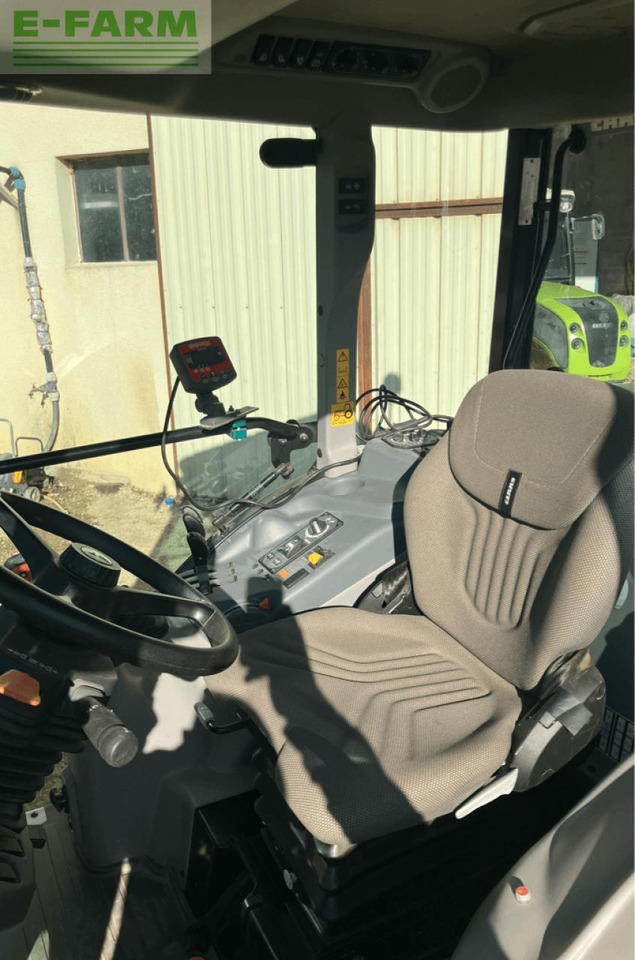 Tractor CLAAS nexos 240 l cabine: foto 6