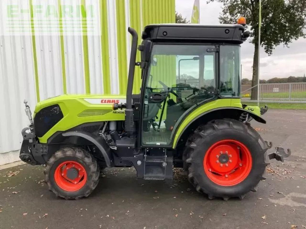 CLAAS nexos 240 m - Tractor: foto 5 CLAAS nexos 240 m - Tractor: foto 5