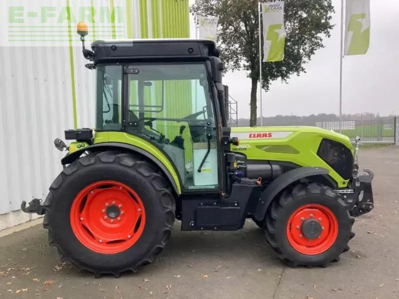 CLAAS nexos 260 l - Tractor: foto 4 CLAAS nexos 260 l - Tractor: foto 4
