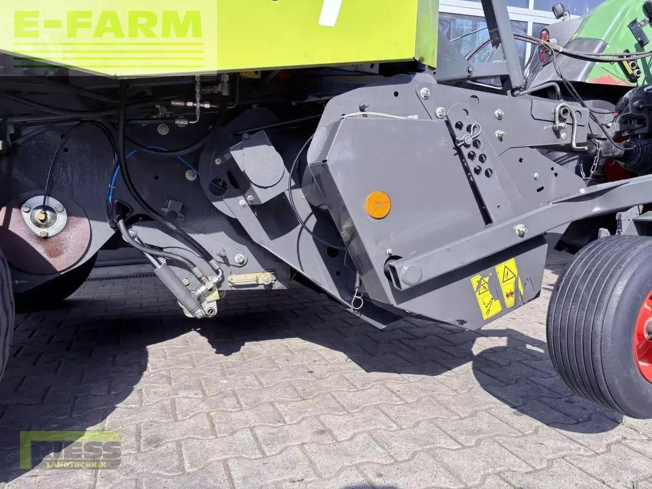 Empacadora de pacas cuadradas CLAAS rollant 355 roto cut: foto 18