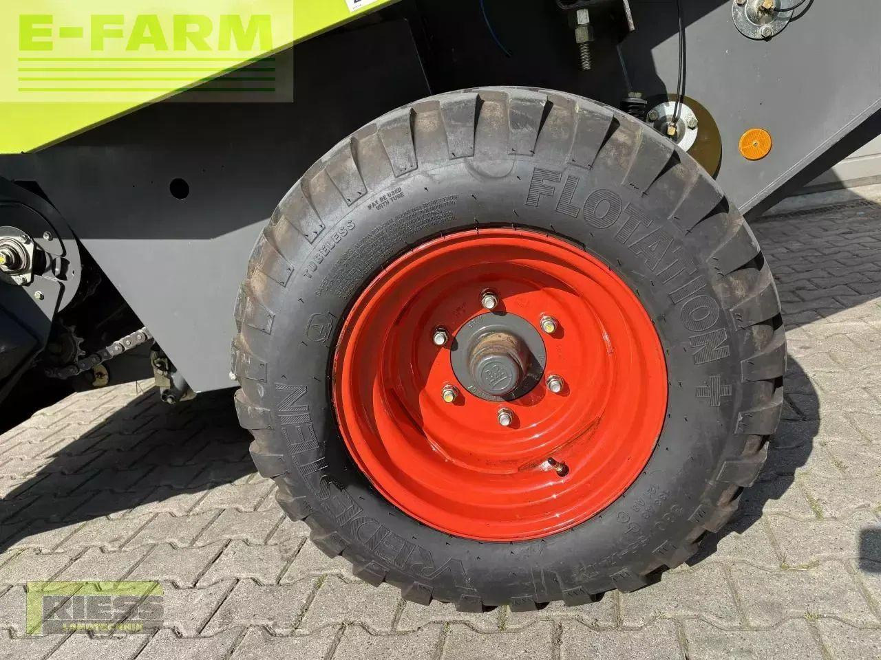 Empacadora de pacas cuadradas CLAAS rollant 355 roto cut: foto 11