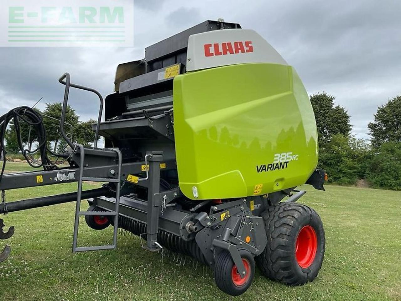 CLAAS variant 385 rc - Empacadora de pacas cuadradas: foto 1 CLAAS variant 385 rc - Empacadora de pacas cuadradas: foto 1
