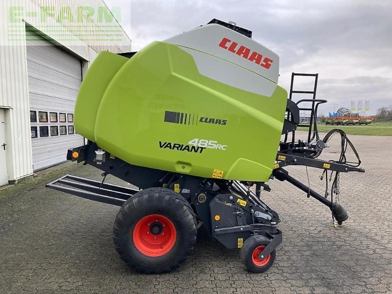 Empacadora de pacas cuadradas CLAAS variant 485 rc: foto 6