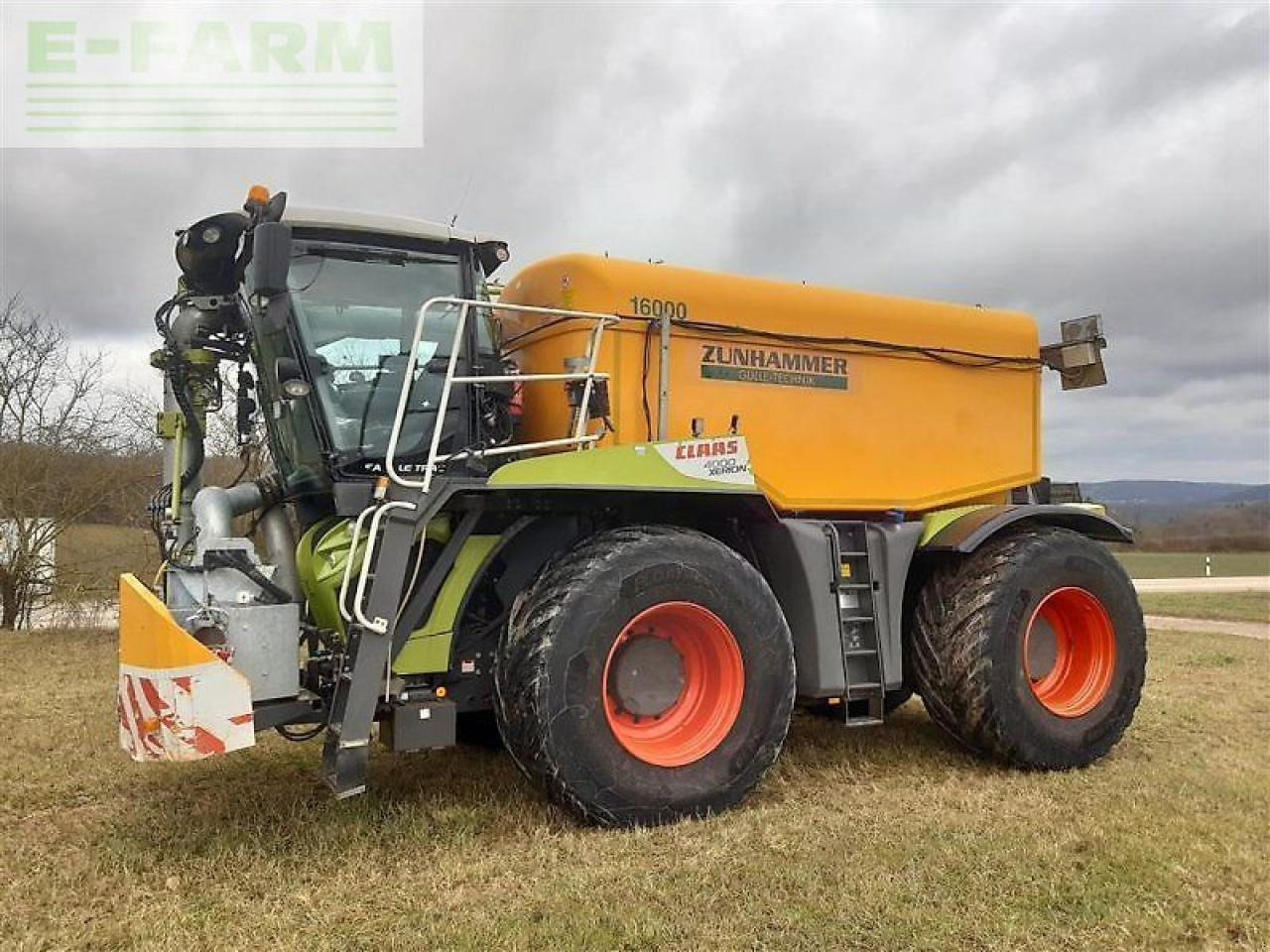 CLAAS xerion 4000 saddle trac SADDLE TRAC - Pulverizador autopropulsado: foto 3 CLAAS xerion 4000 saddle trac SADDLE TRAC - Pulverizador autopropulsado: foto 3