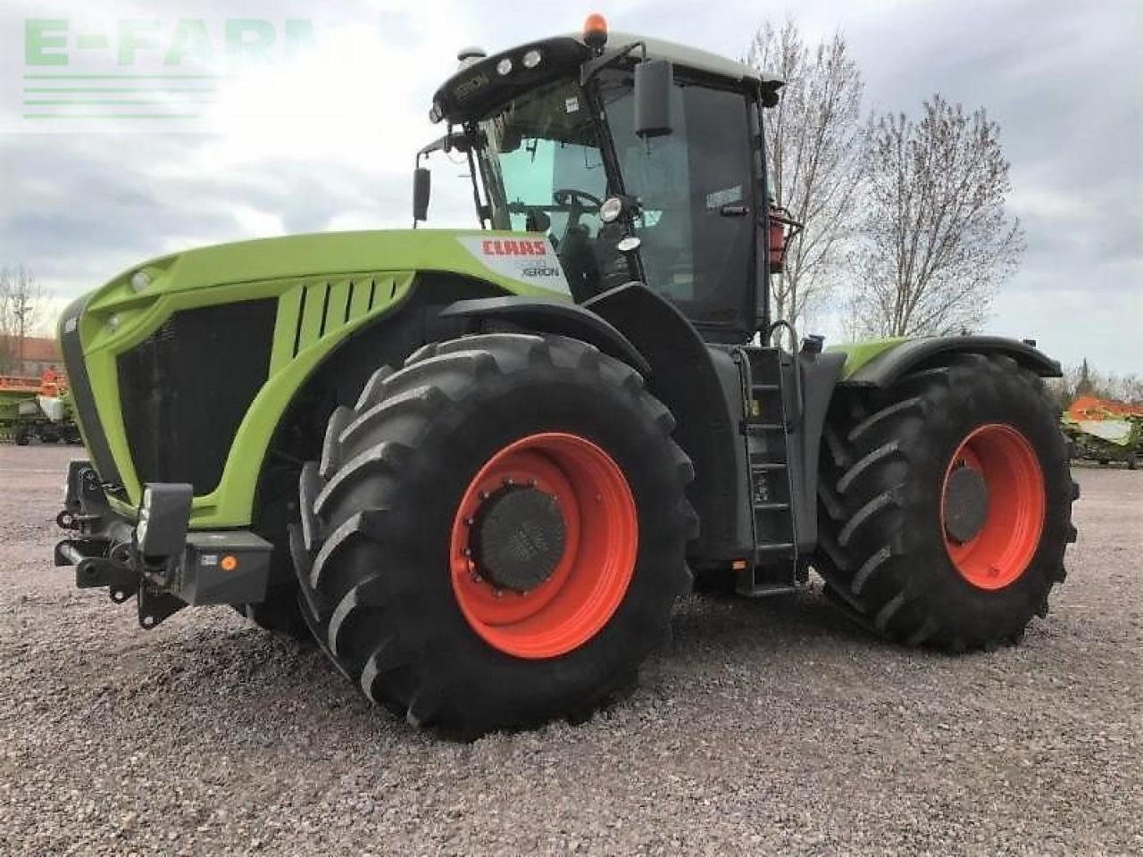 CLAAS xerion 5000 trac vc TRAC VC - Tractor: foto 1 CLAAS xerion 5000 trac vc TRAC VC - Tractor: foto 1