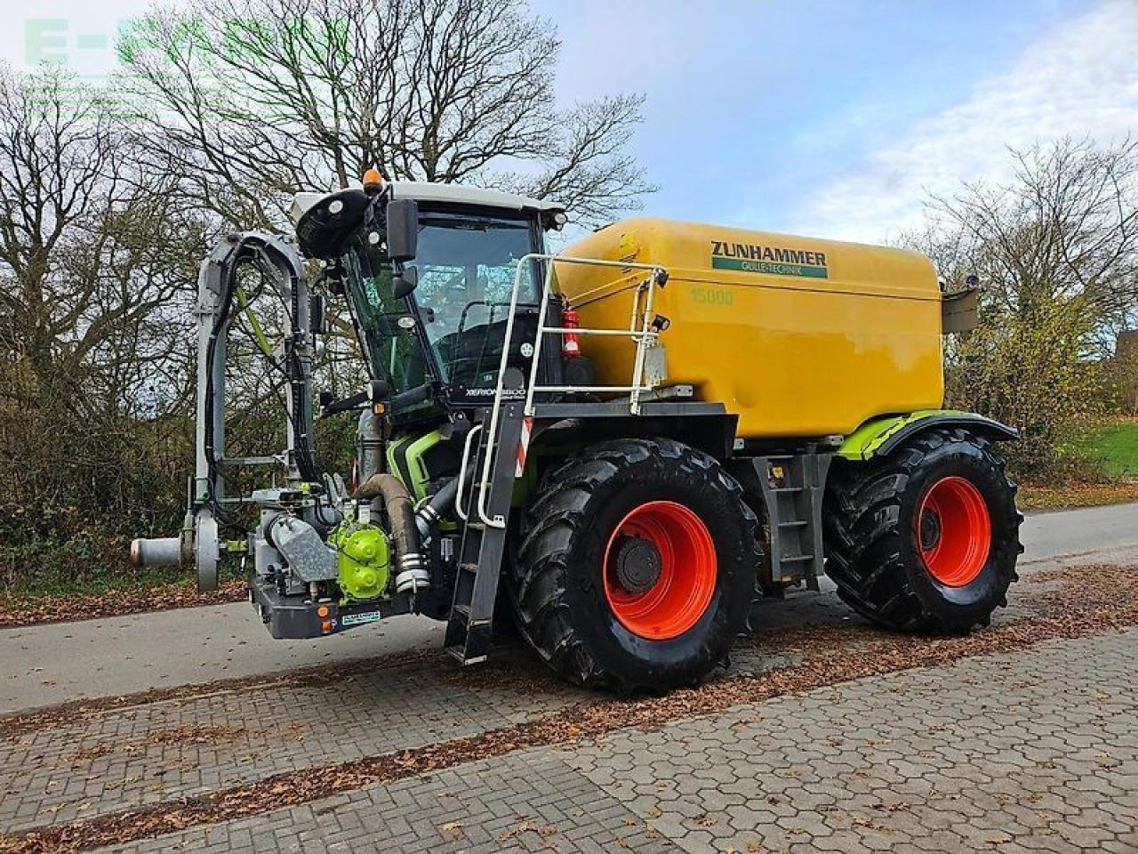CLAAS xerion saddletrac 3800 "viele neuteile und reparaturen durchgeführt" - Pulverizador autopropulsado: foto 3 CLAAS xerion saddletrac 3800 "viele neuteile und reparaturen durchgeführt" - Pulverizador autopropulsado: foto 3
