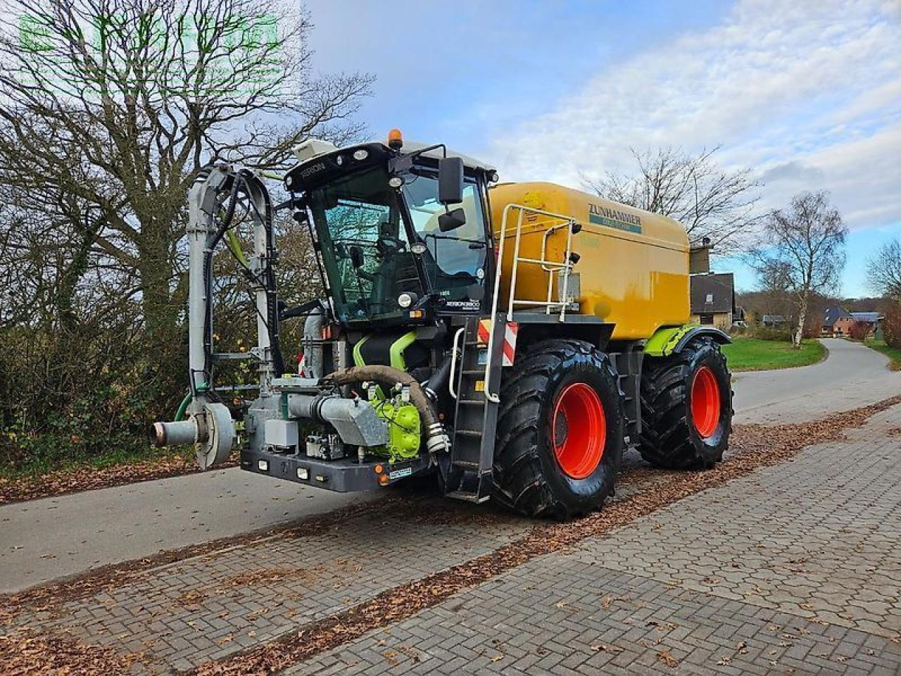 CLAAS xerion saddletrac 3800 "viele neuteile und reparaturen durchgeführt" - Pulverizador autopropulsado: foto 1 CLAAS xerion saddletrac 3800 "viele neuteile und reparaturen durchgeführt" - Pulverizador autopropulsado: foto 1