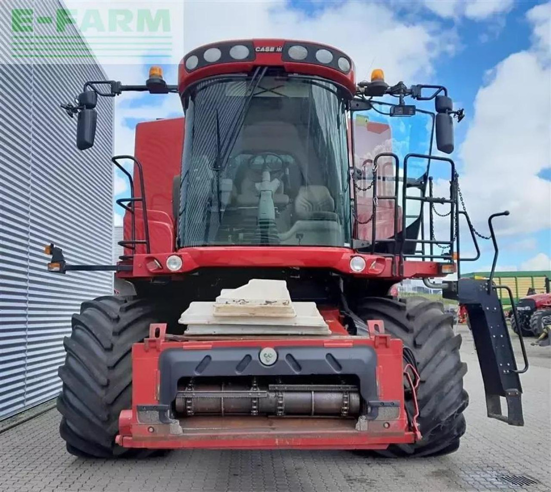 Case-IH 8010 med 30 fods skærebord - Cosechadora de granos: foto 4 Case-IH 8010 med 30 fods skærebord - Cosechadora de granos: foto 4