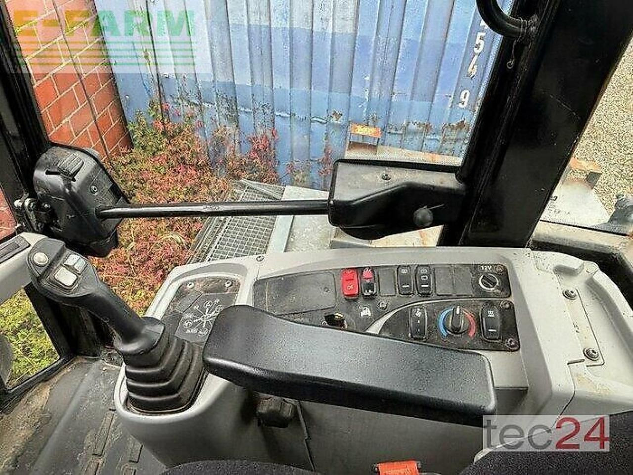 Caterpillar 906 m - Miniexcavadora: foto 4 Caterpillar 906 m - Miniexcavadora: foto 4