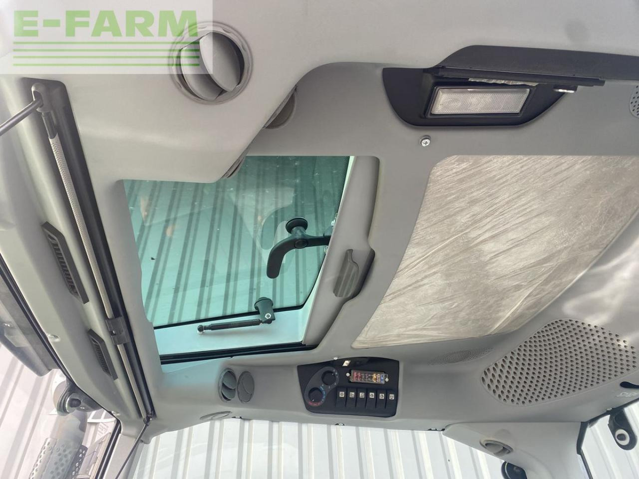 Deutz-Fahr 5090.4 d - Tractor: foto 5 Deutz-Fahr 5090.4 d - Tractor: foto 5