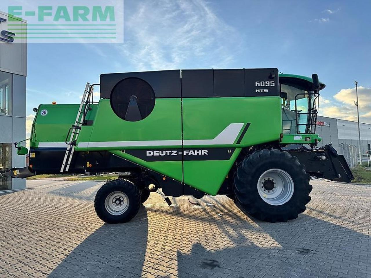 Cosechadora de granos Deutz-Fahr 6095: foto 8