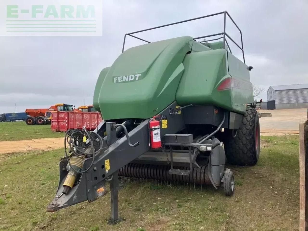 Fendt 12130 n - Empacadora de pacas cuadradas: foto 1 Fendt 12130 n - Empacadora de pacas cuadradas: foto 1