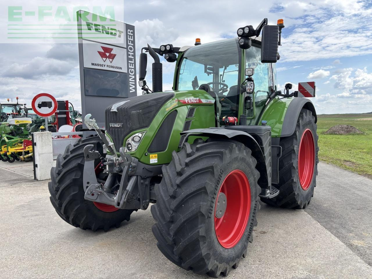 Fendt 724 vario profi+ ProfiPlus - Tractor: foto 1 Fendt 724 vario profi+ ProfiPlus - Tractor: foto 1