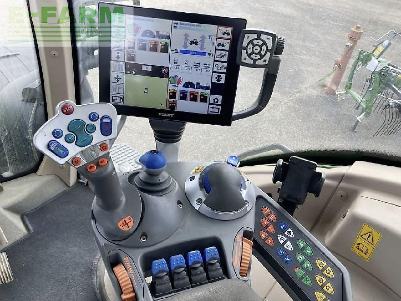 Tractor Fendt 824 vario s4 profi plus ProfiPlus: foto 15