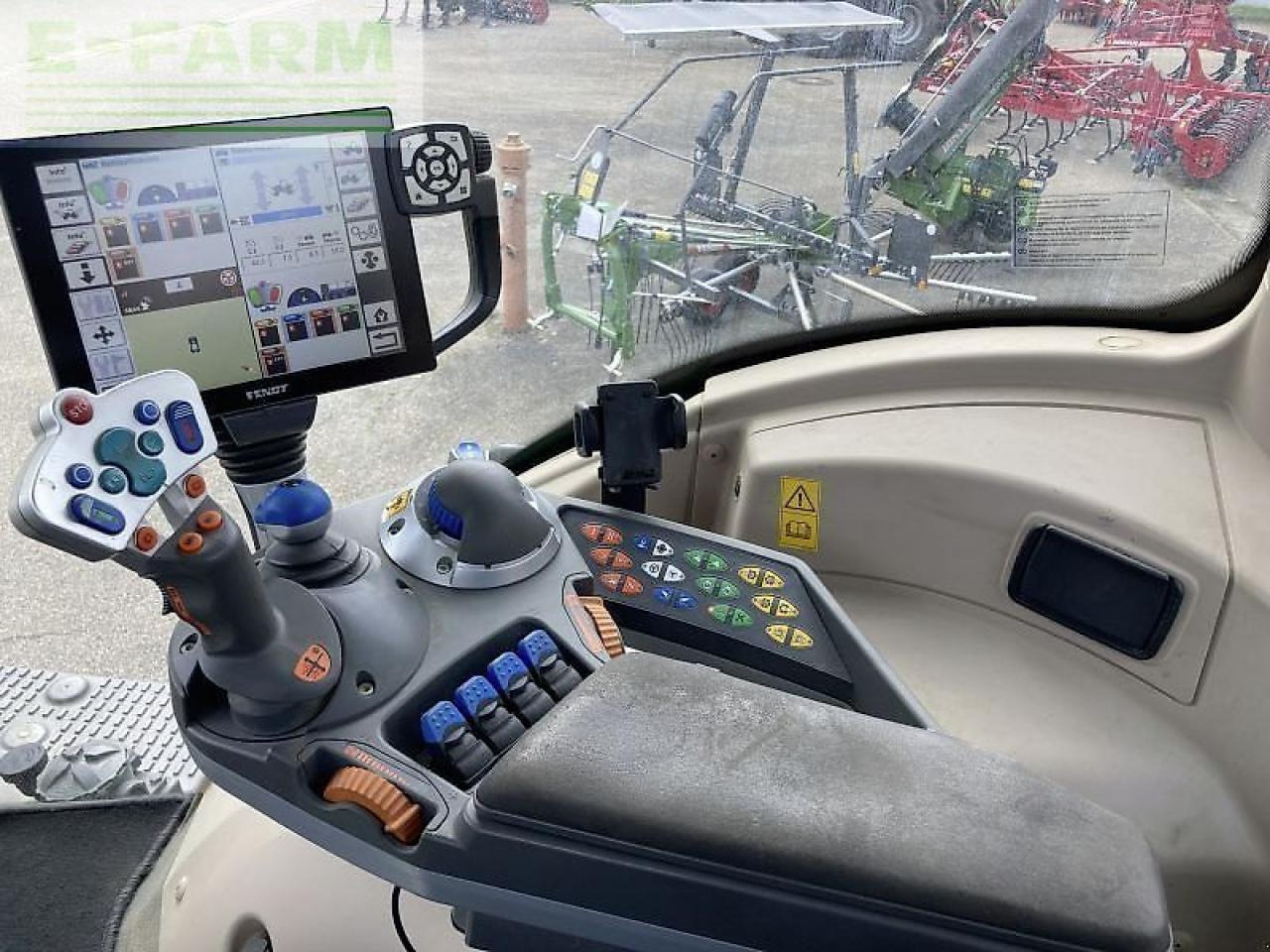 Tractor Fendt 824 vario s4 profi plus ProfiPlus: foto 14