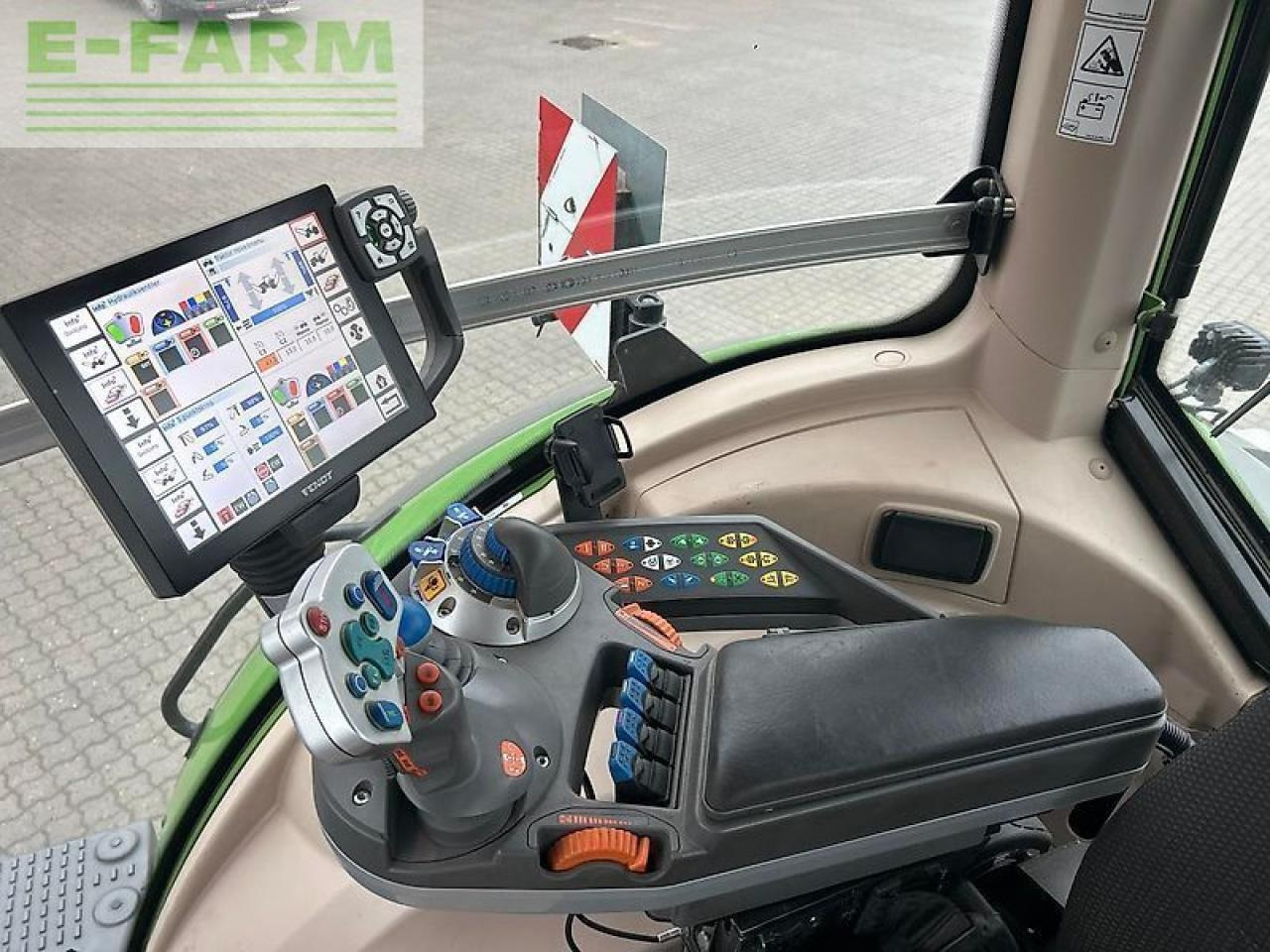 Tractor Fendt 828 vario s4: foto 9 Tractor Fendt 828 vario s4: foto 9