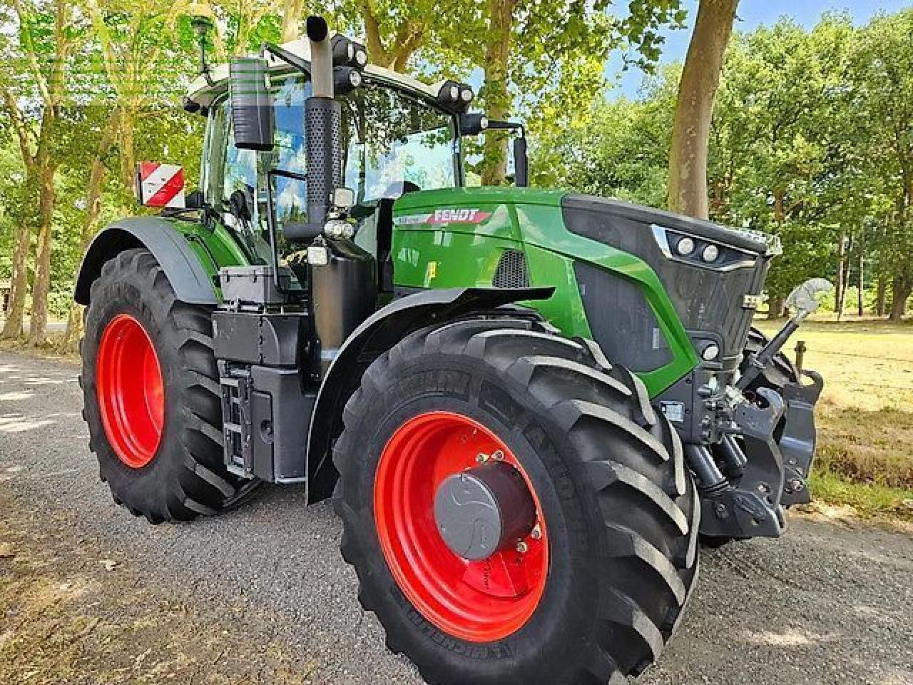 Fendt 933 gen6 profi plus 1900h ( 930 936 939 942 ) - Tractor: foto 2 Fendt 933 gen6 profi plus 1900h ( 930 936 939 942 ) - Tractor: foto 2