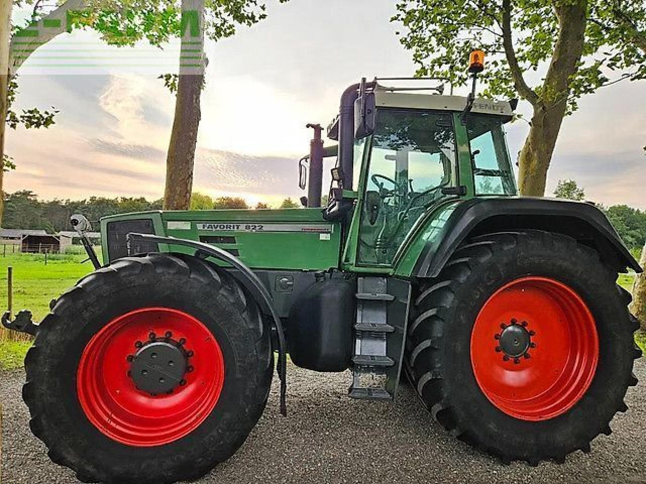Fendt favorit 822 turboshift ( 816 818 824 ) - Tractor: foto 3 Fendt favorit 822 turboshift ( 816 818 824 ) - Tractor: foto 3