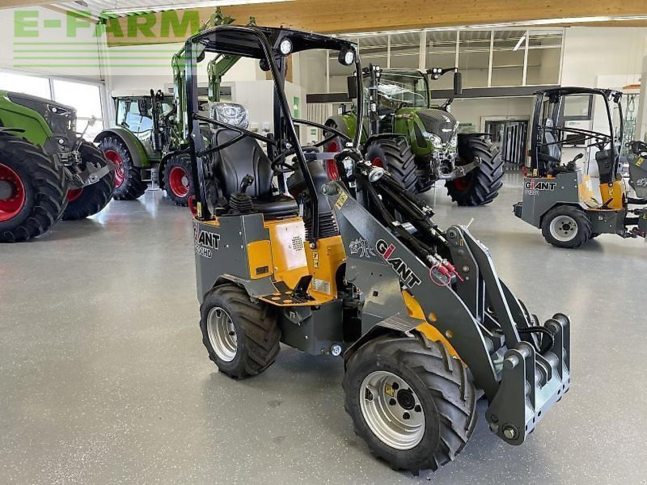 Giant g1200 hd - Miniexcavadora: foto 1 Giant g1200 hd - Miniexcavadora: foto 1