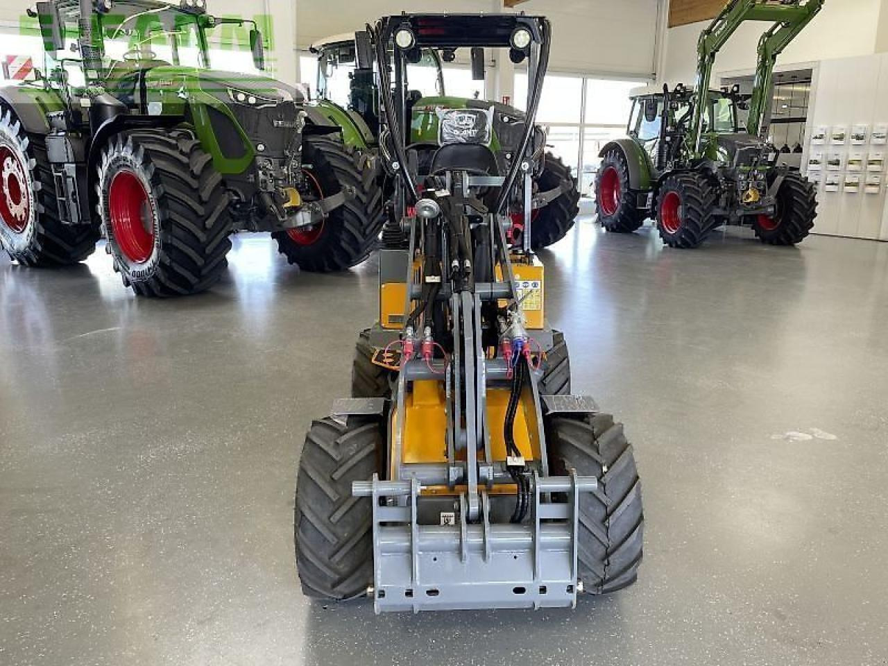 Giant g1200 hd - Miniexcavadora: foto 3 Giant g1200 hd - Miniexcavadora: foto 3