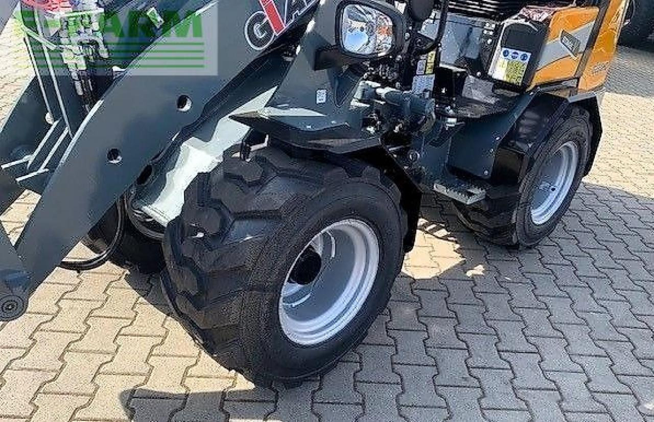 Giant g2300 hd vorführmaschine - Miniexcavadora: foto 5 Giant g2300 hd vorführmaschine - Miniexcavadora: foto 5
