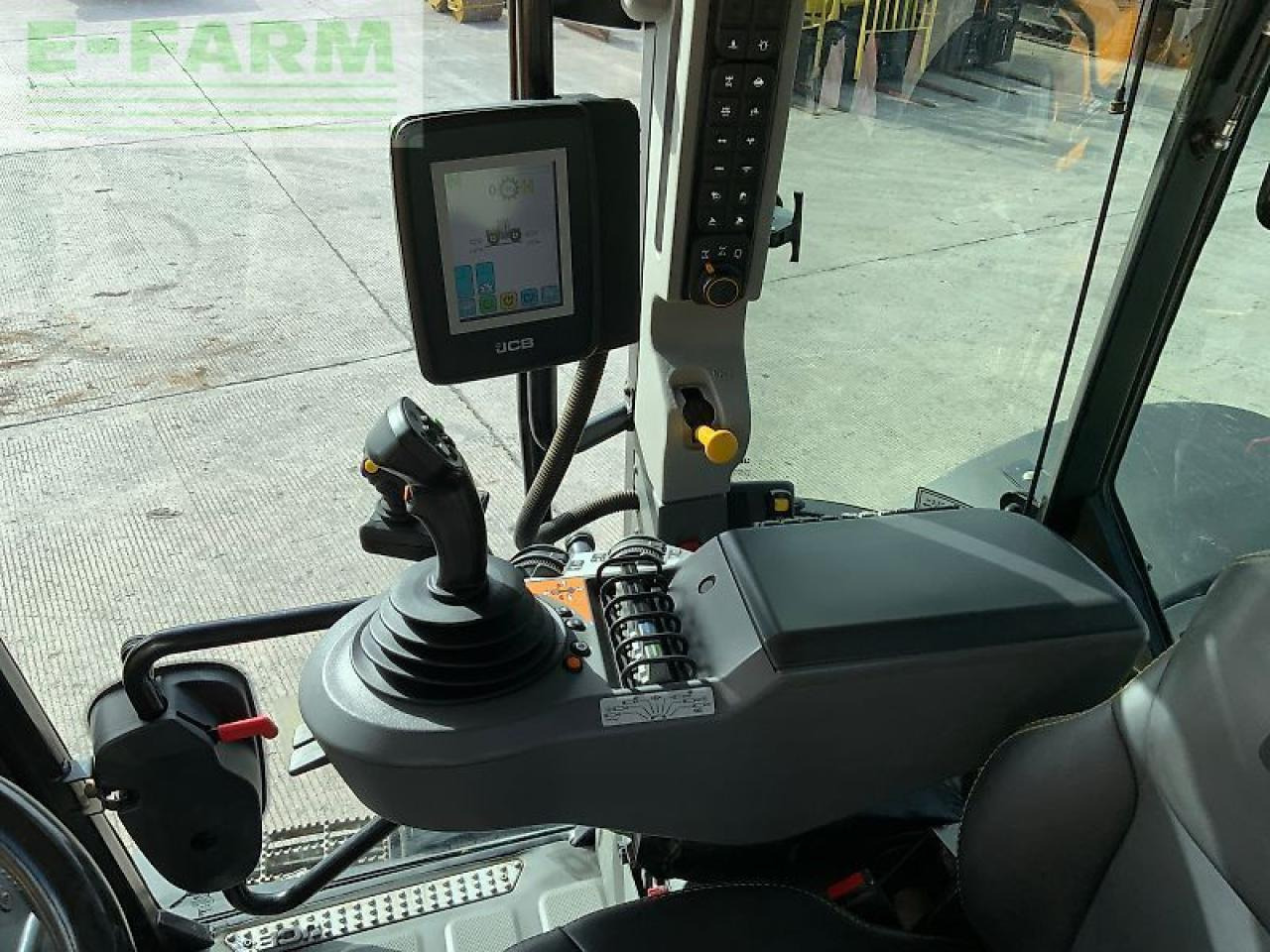 Tractor JCB 4220 fastrac tractor (st24632): foto 29 Tractor JCB 4220 fastrac tractor (st24632): foto 29