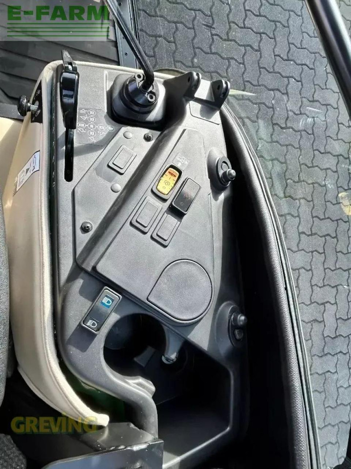 John Deere 2038r kab - Tractor: foto 5 John Deere 2038r kab - Tractor: foto 5