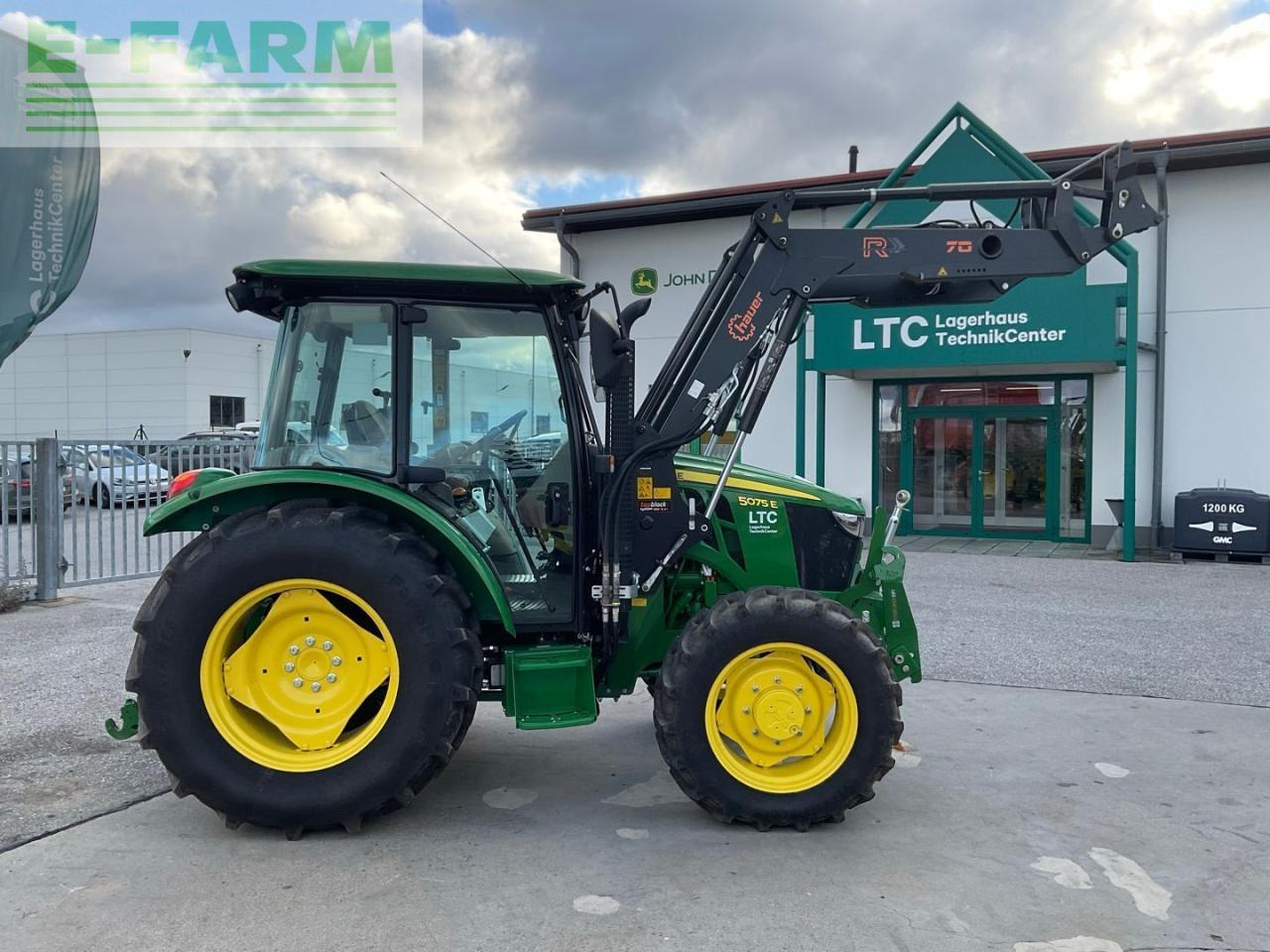 John Deere 5075E - Tractor: foto 5 John Deere 5075E - Tractor: foto 5