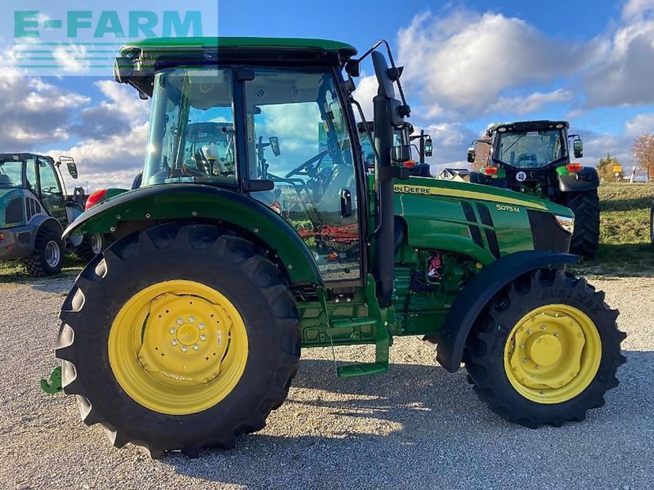 John Deere 5075m - Tractor: foto 4 John Deere 5075m - Tractor: foto 4