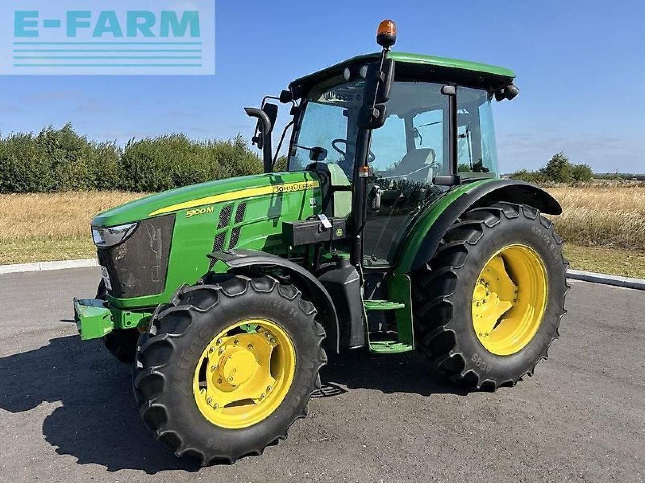 John Deere 5100m - Tractor: foto 1 John Deere 5100m - Tractor: foto 1