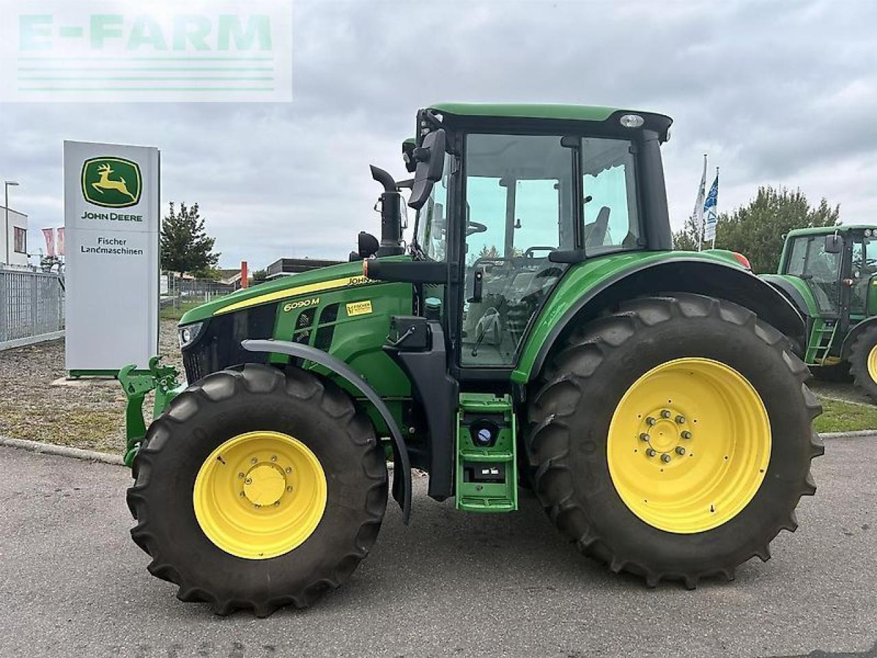 John Deere 6090m - Tractor: foto 1 John Deere 6090m - Tractor: foto 1