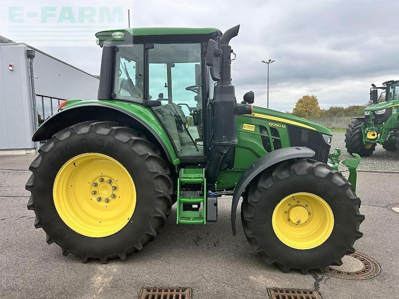John Deere 6090m - Tractor: foto 4 John Deere 6090m - Tractor: foto 4