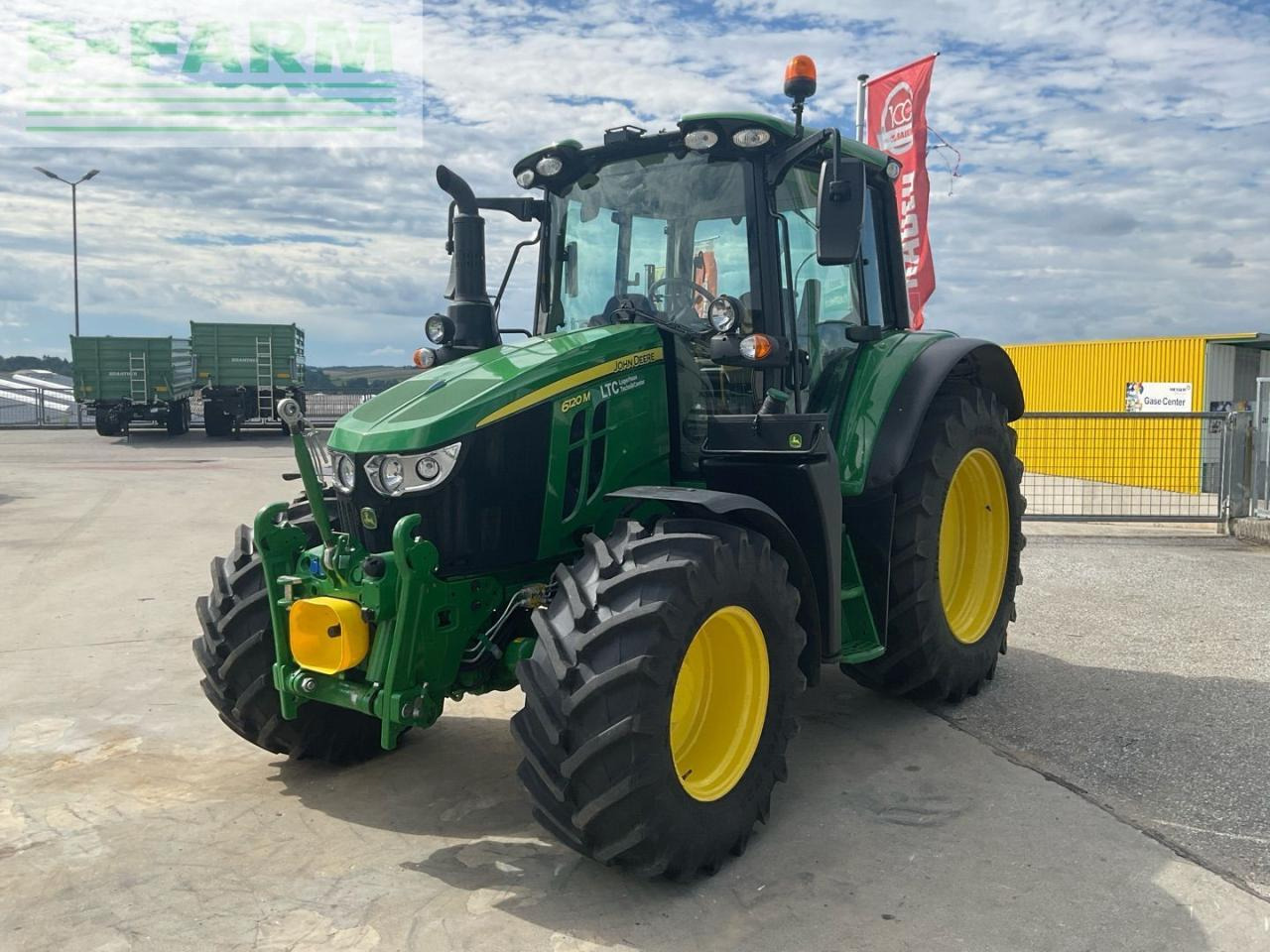 John Deere 6120M - Tractor: foto 1 John Deere 6120M - Tractor: foto 1