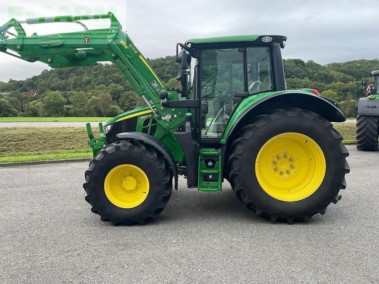 John Deere 6120m - Tractor: foto 1 John Deere 6120m - Tractor: foto 1