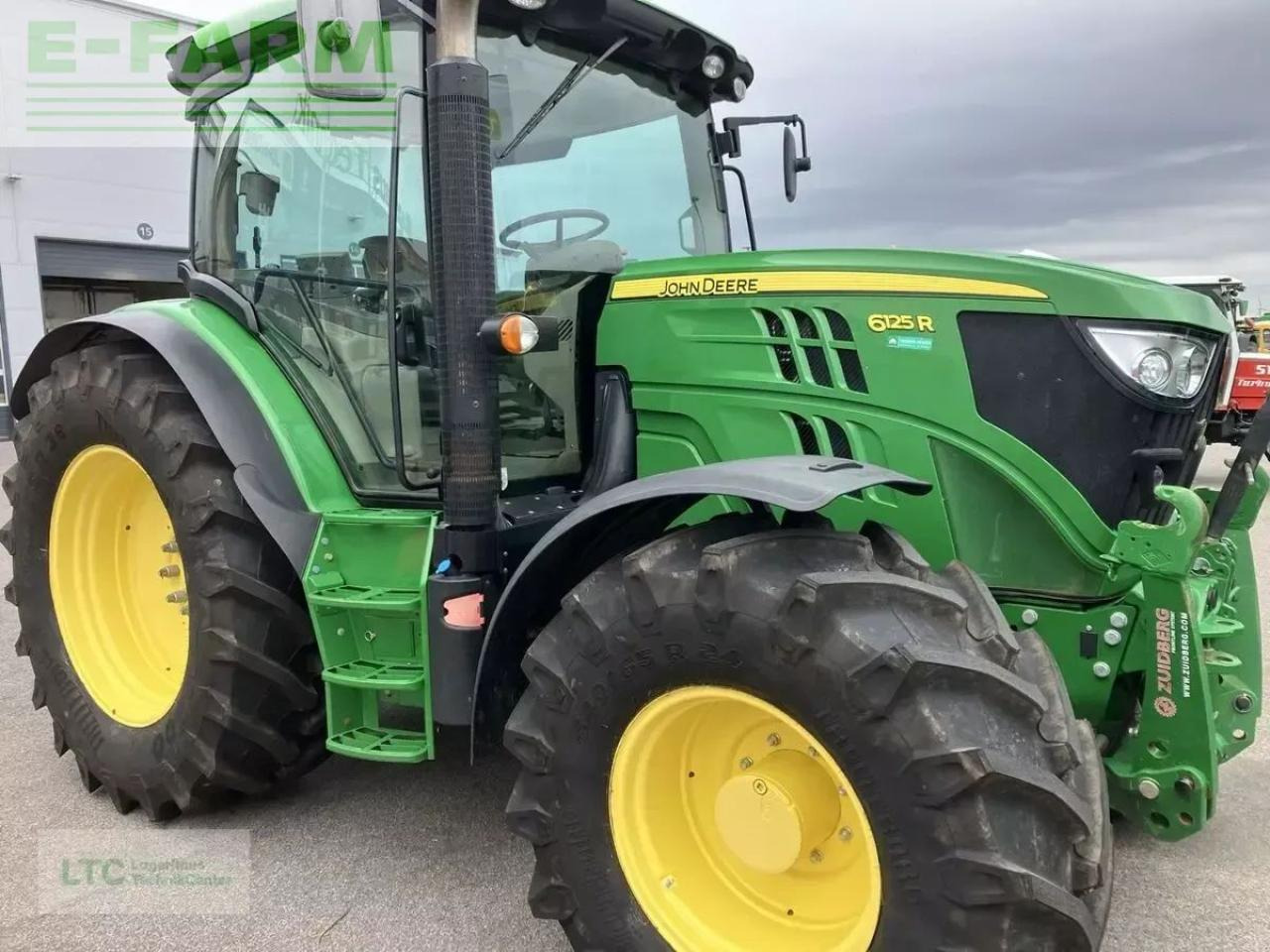 John Deere 6125r - Tractor: foto 1 John Deere 6125r - Tractor: foto 1