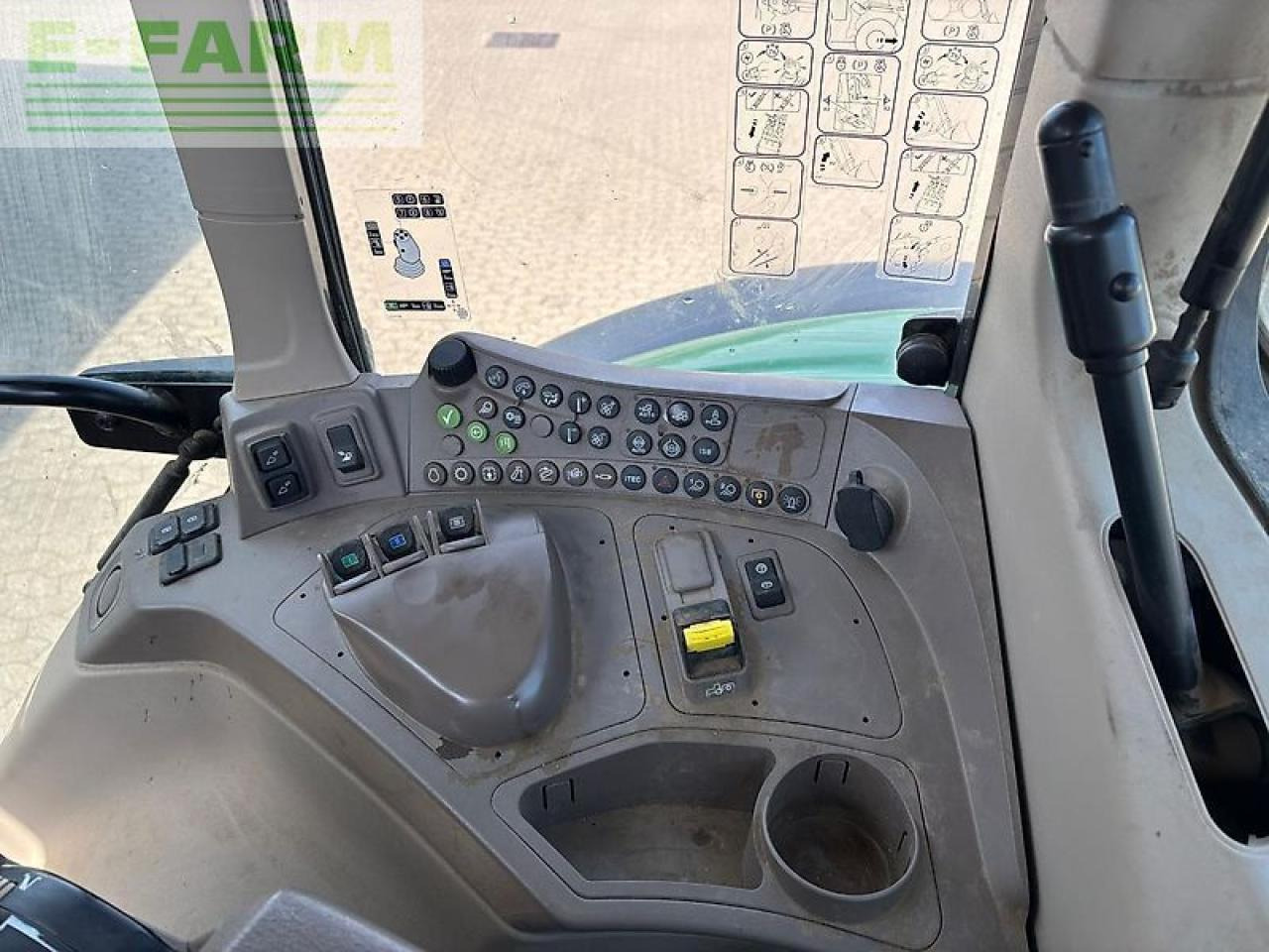John Deere 6155m - Tractor: foto 5 John Deere 6155m - Tractor: foto 5