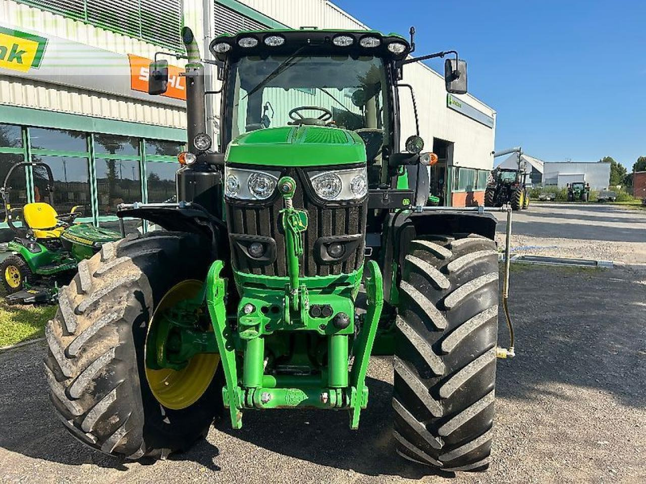 John Deere 6155r - Tractor: foto 2 John Deere 6155r - Tractor: foto 2