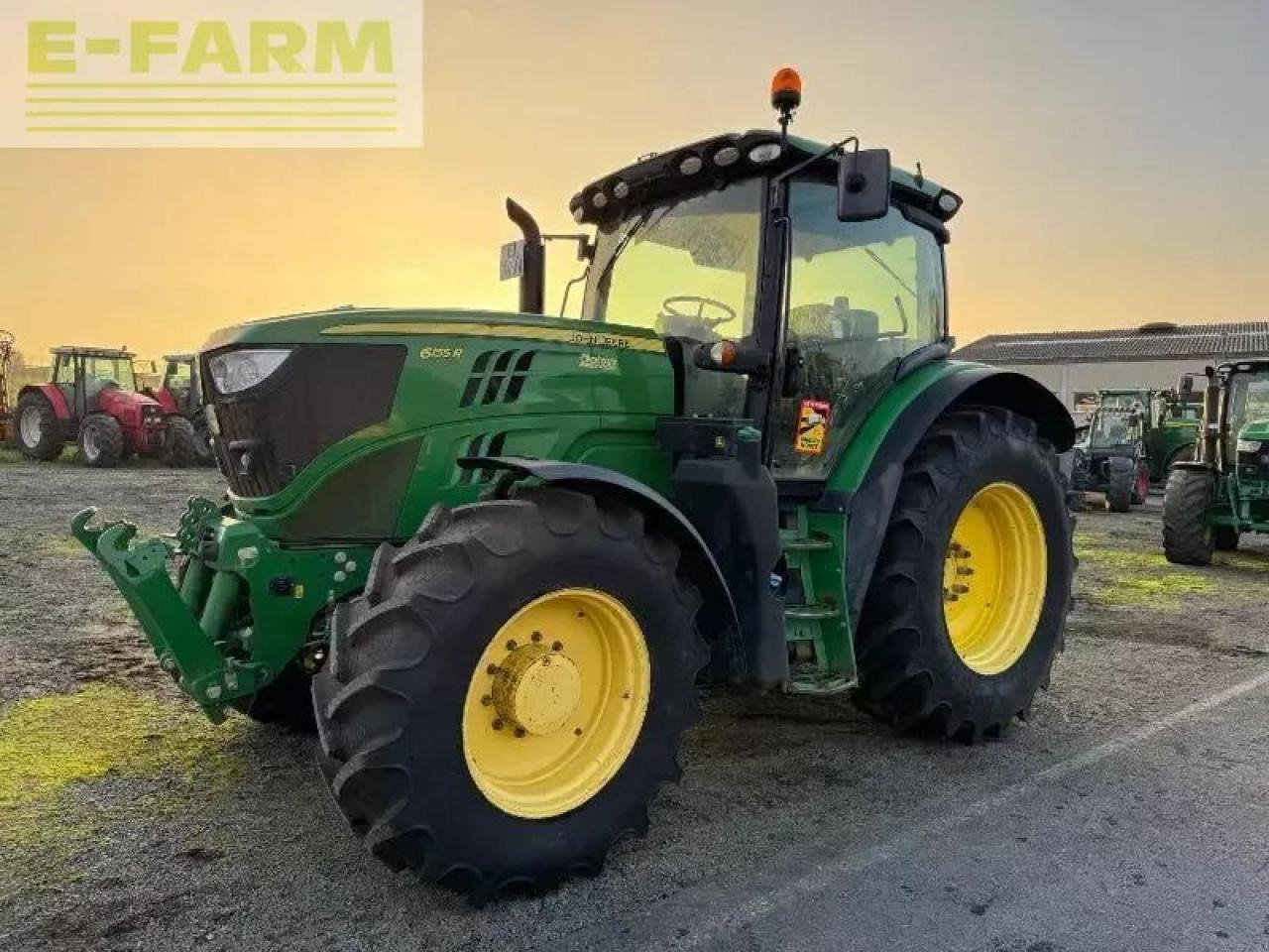 John Deere 6155r - Tractor: foto 1 John Deere 6155r - Tractor: foto 1
