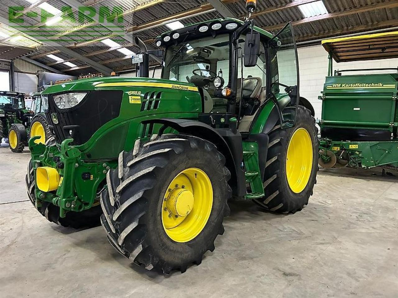John Deere 6155r ap40 - Tractor: foto 1 John Deere 6155r ap40 - Tractor: foto 1