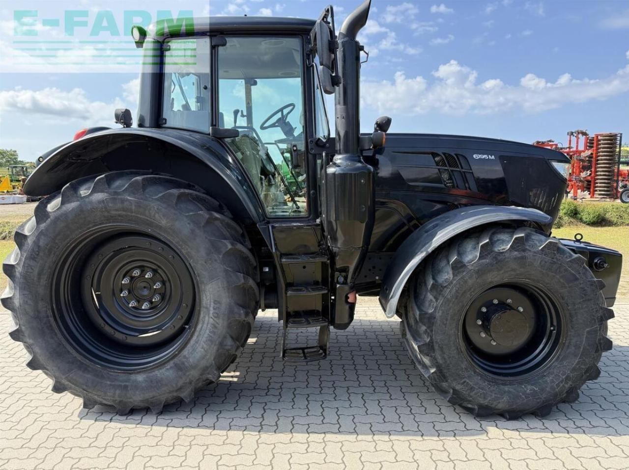 Tractor John Deere 6195m black: foto 8