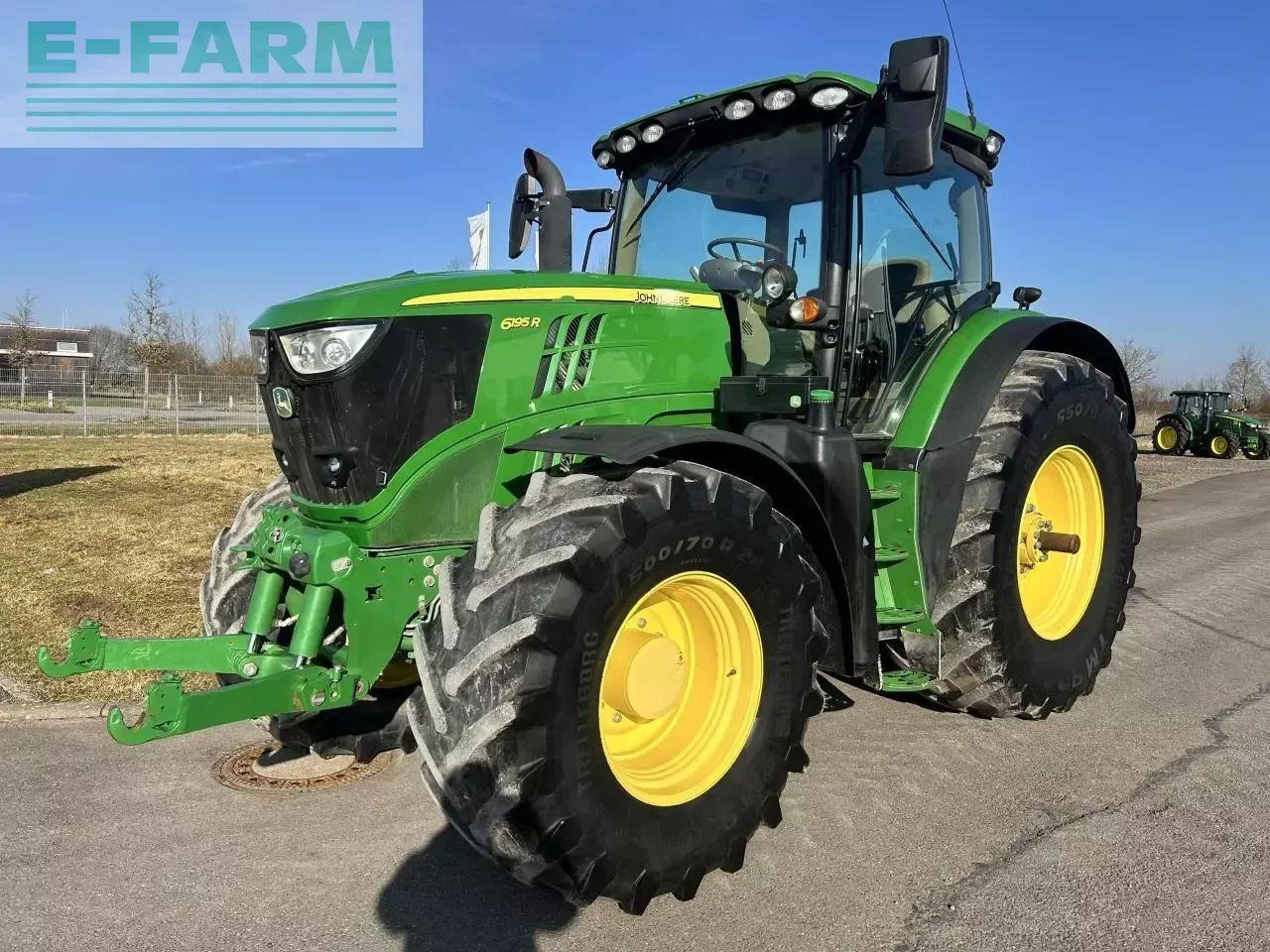 John Deere 6195r - Tractor: foto 2 John Deere 6195r - Tractor: foto 2