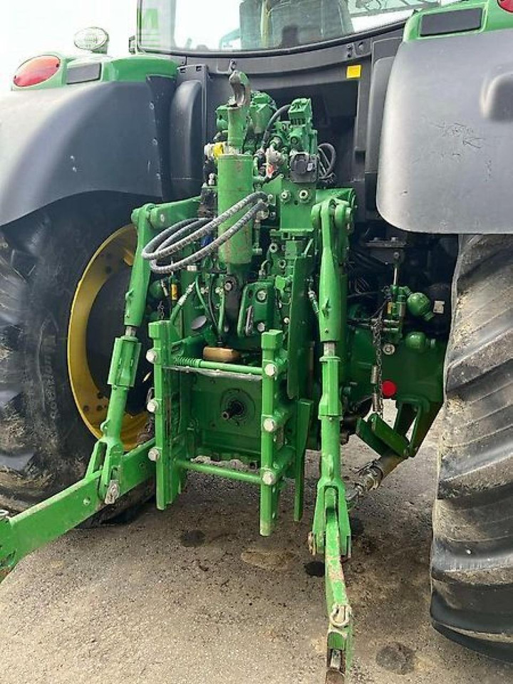 John Deere 6215 r - Tractor: foto 4 John Deere 6215 r - Tractor: foto 4