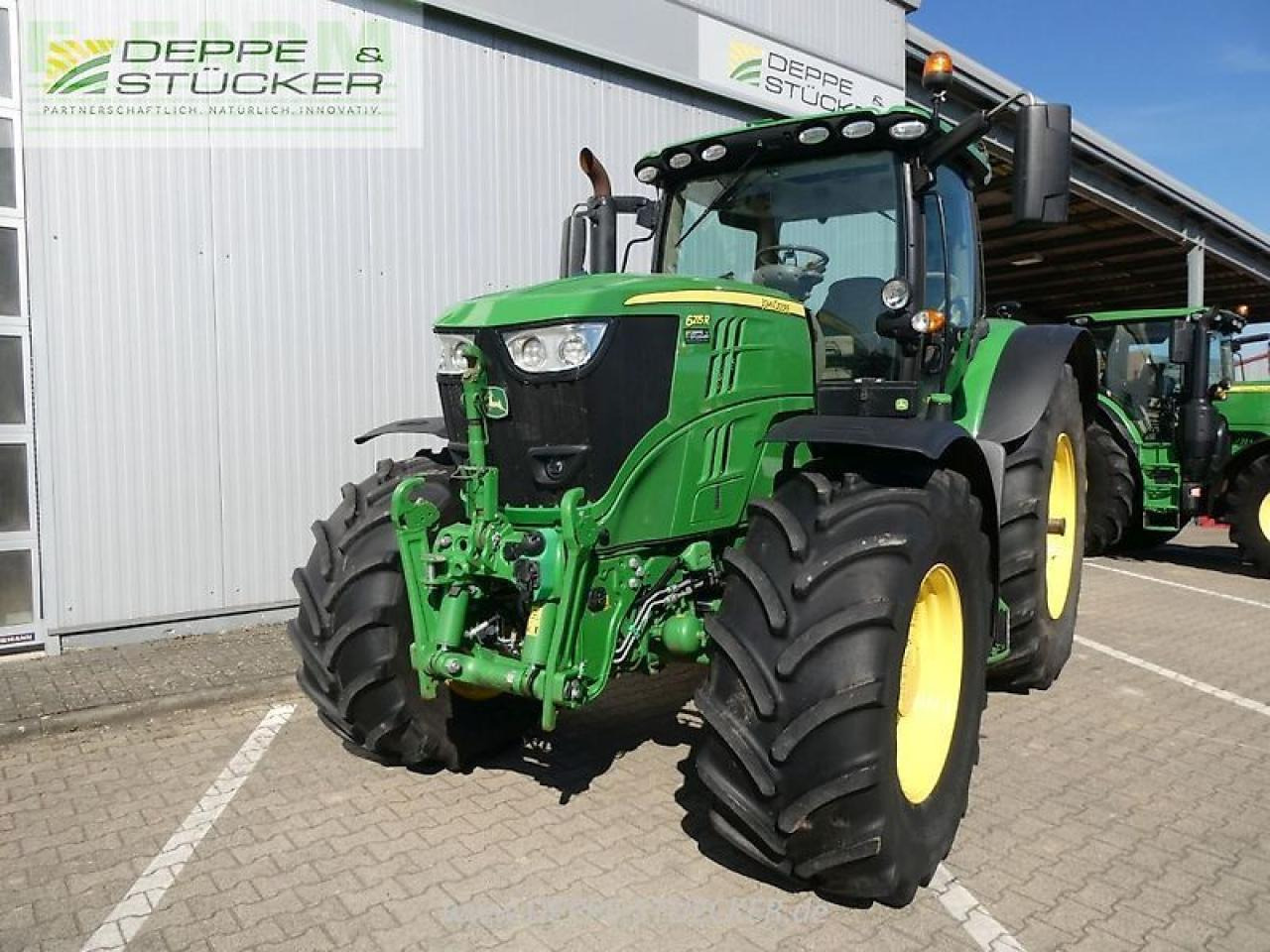 Tractor John Deere 6215r: foto 11